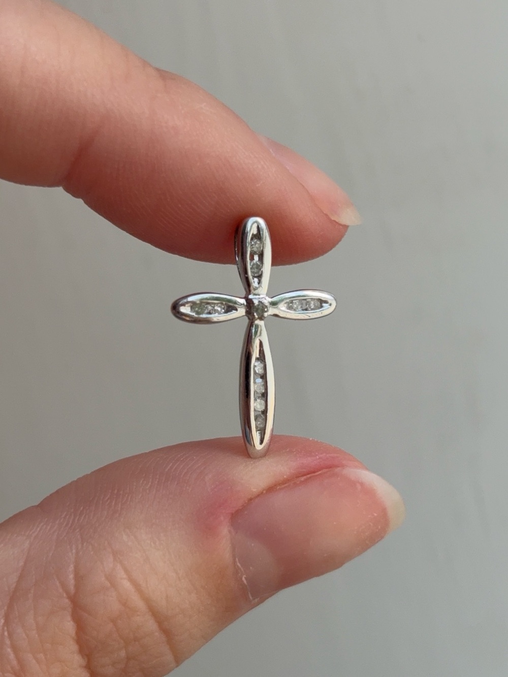 Kay Jewelers 14k White Gold Natural Diamond Cross Pendant